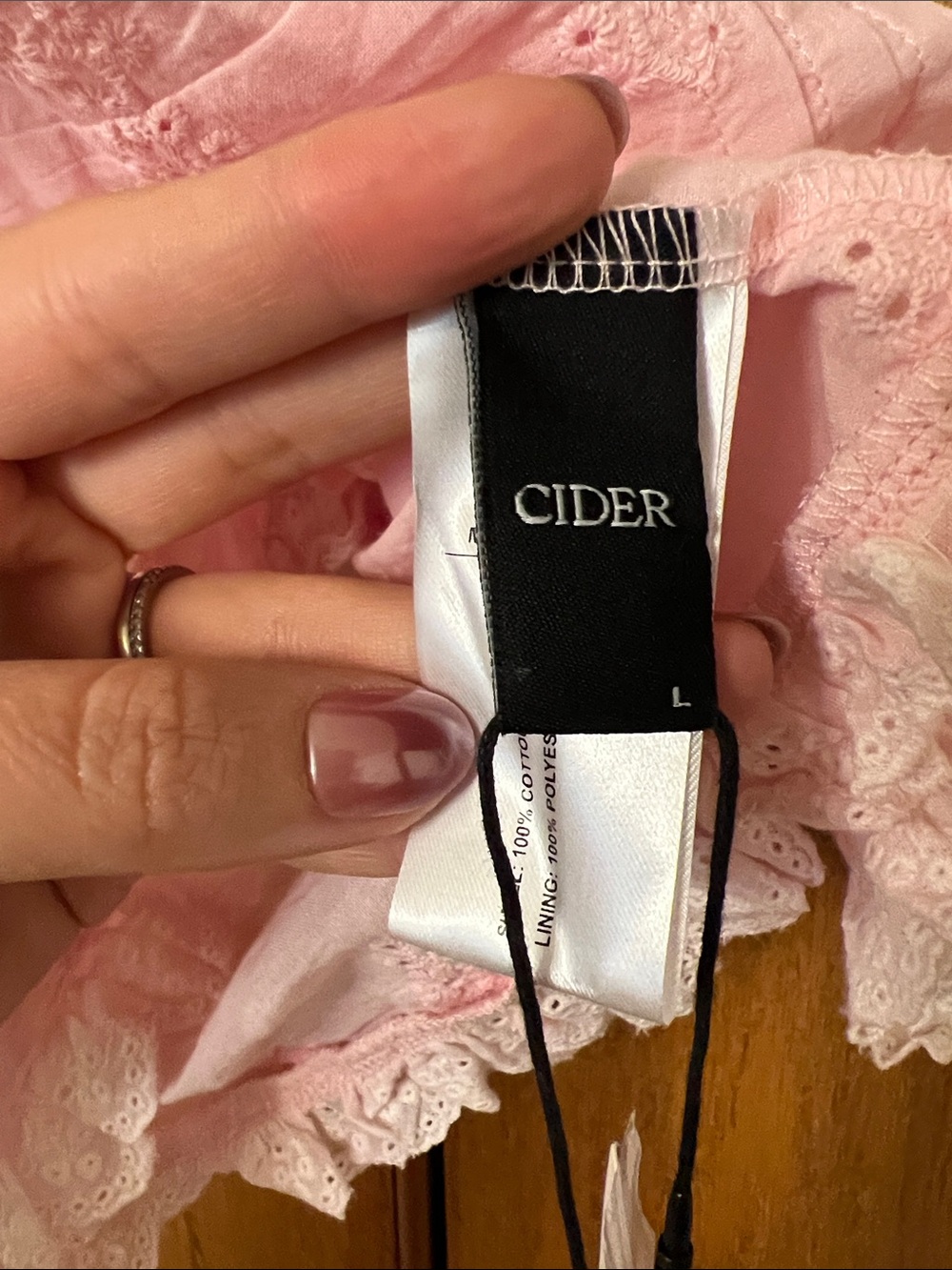 Cider Pale Pink Ruffle Eyelet Button Crop Top - Picture 2 of 4